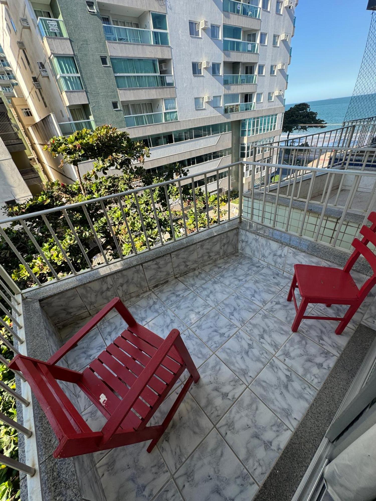 Apartamento Vista Mar - 2 quartos - Praia do Morro - prédio frente Mar - elevador - atravessou a avenida, já está na praia - com garagem - internet Guarapari Esterno foto